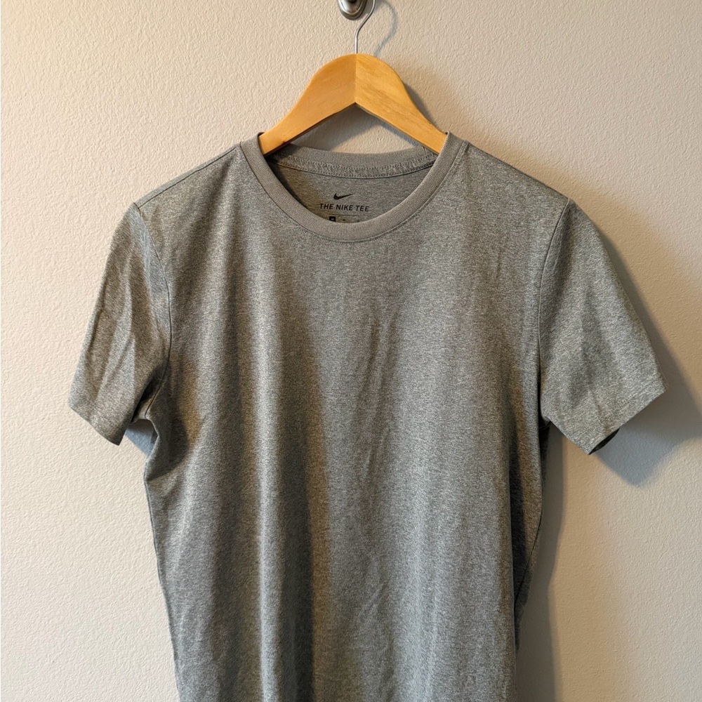 Nike Men's Heather Gray Short Sleeve Tee